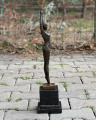 Bronzová soška - Hadí žena - Akrobatka