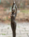 Bronzová soška - Hadí žena - Akrobatka