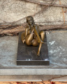 Erotická bronzová soška ležící nahé ženy - 5