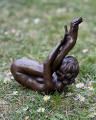 Erotická bronzová soška nahé ženy - stretching 3