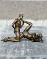 Erotická bronzová soška - sex - nahé ženy a muž