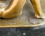 Erotická socha ležícího nahého muže z bronzu 2
