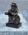 Bronzová a mramorová Steampunková Darwinova opice nebo soška filozofa