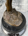 Luxusní bronzová socha bohyně vína a slavností - řecká mytologie