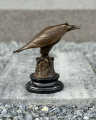 Bronzová socha orla na mramoru - art deco figurka