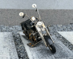 Plechový model motorky harley
