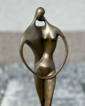Velká socha Zamilovaný pár / milenců z bronzu - modern art