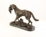 Bronzová socha lovecký pes