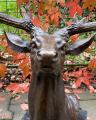 Hlava jelena z bronzu.