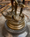 Malá socha spravedlnosti z bronzu