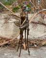 Socha Ženy na židli z bronzu