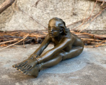 Socha Svázaná nahá žena z bronzu - těžitko