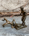 Bronzová soška - nahá žena a ďábel čert 2