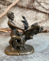 Bronzová soška - nahá žena a ďábel čert 3