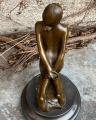 Erotická bronzová socha - Svázaná nahá žena