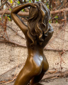 Erotická bronzová soška nahé sexy ženy 1