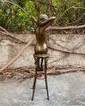 Bronzová soška figurka Nahá žena na židli