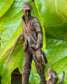 Bronzová figurka soška Myslivec a honicí pes