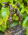 Bronzová figurka zajíčků 2